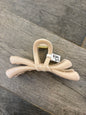 Light pink bow claw clip