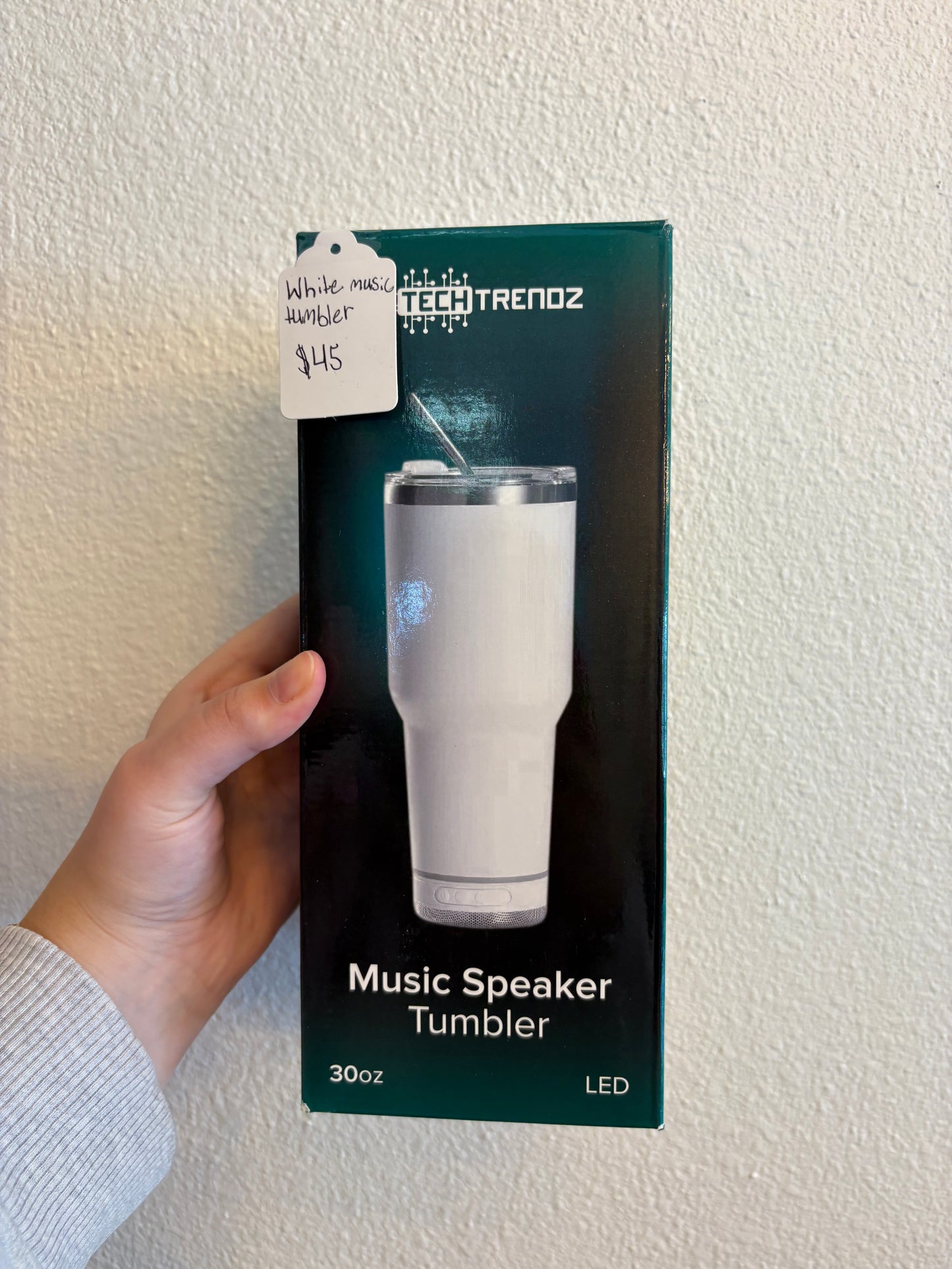 White tumbler with speaker
